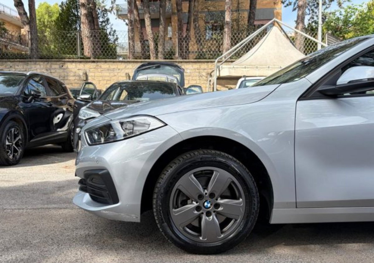 BMW Serie 1 116d 2.0 116CV cat 5 porte Attiva DPF (8)