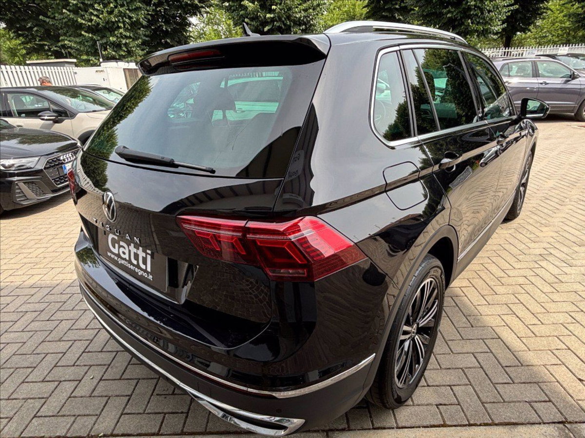 Volkswagen Tiguan 1.5 TSI 150 CV DSG ACT R-Line (9)