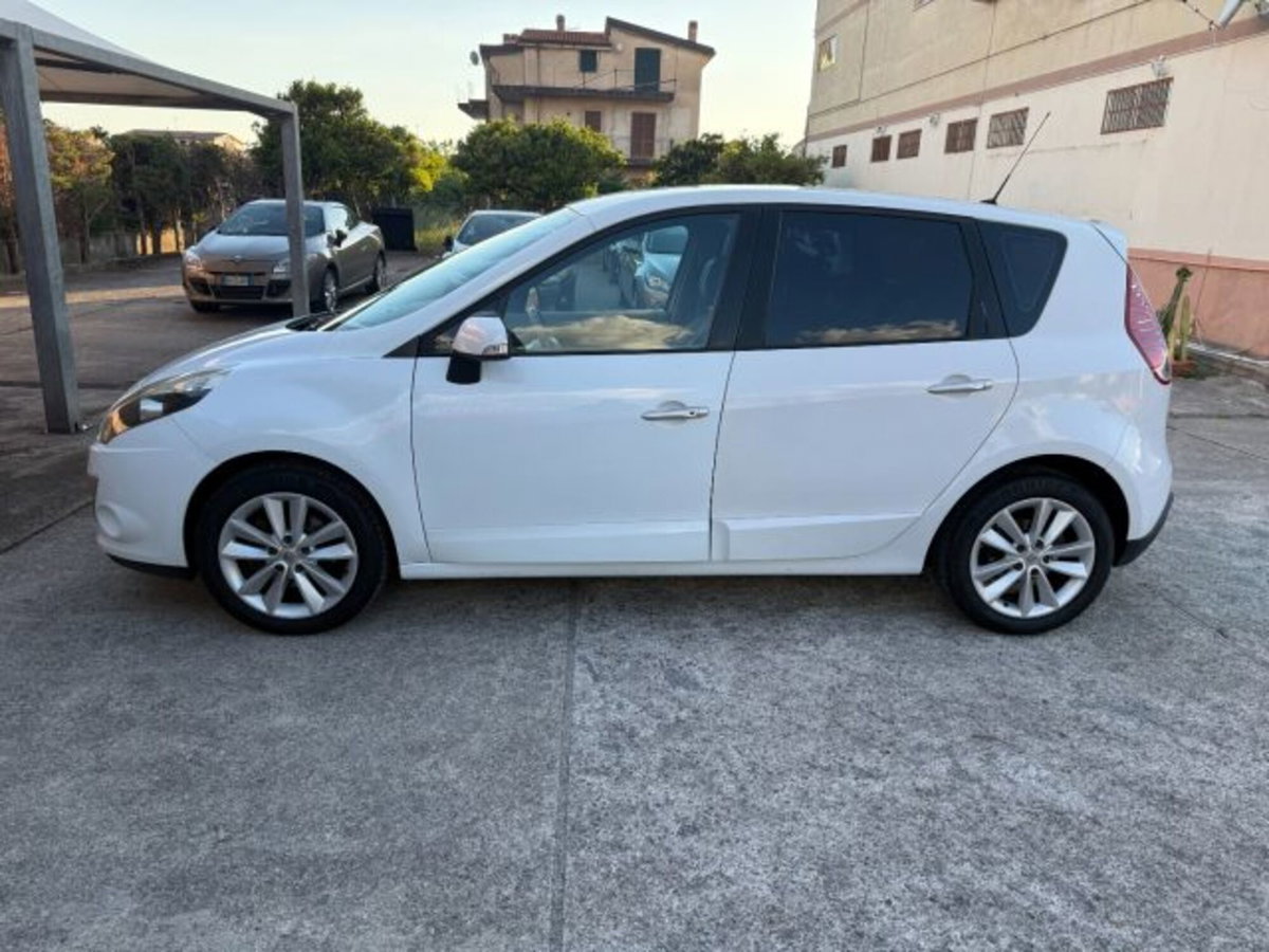 Renault Scenic E-Tech Electric 1.5 dCi 110CV EDC Luxe (9)