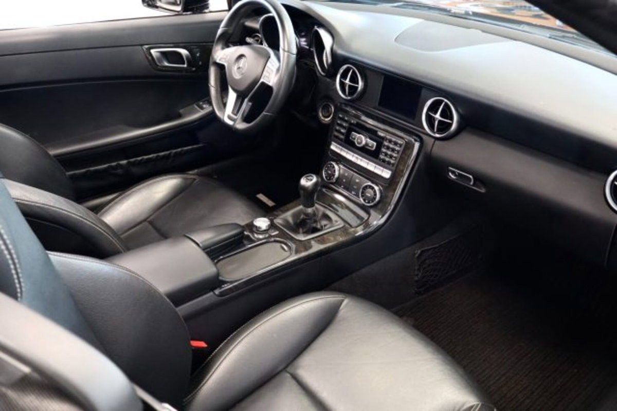 Mercedes-Benz SLK 200 CGI Edition1 (11)
