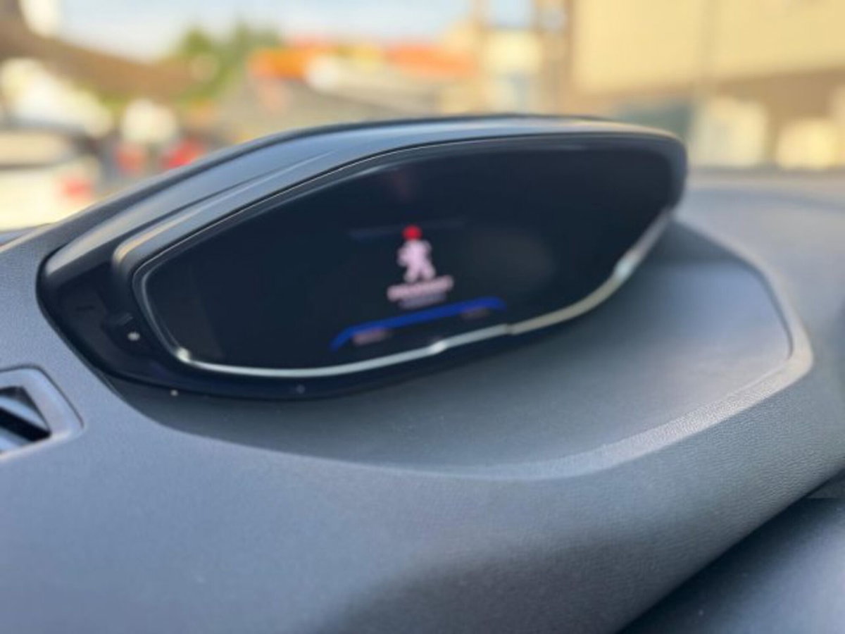 Peugeot 3008 BlueHDi 130 S&S Allure (12)