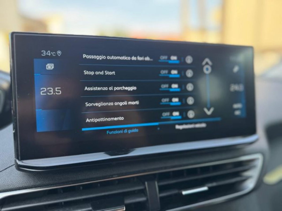 Peugeot 3008 BlueHDi 130 S&S Allure (15)