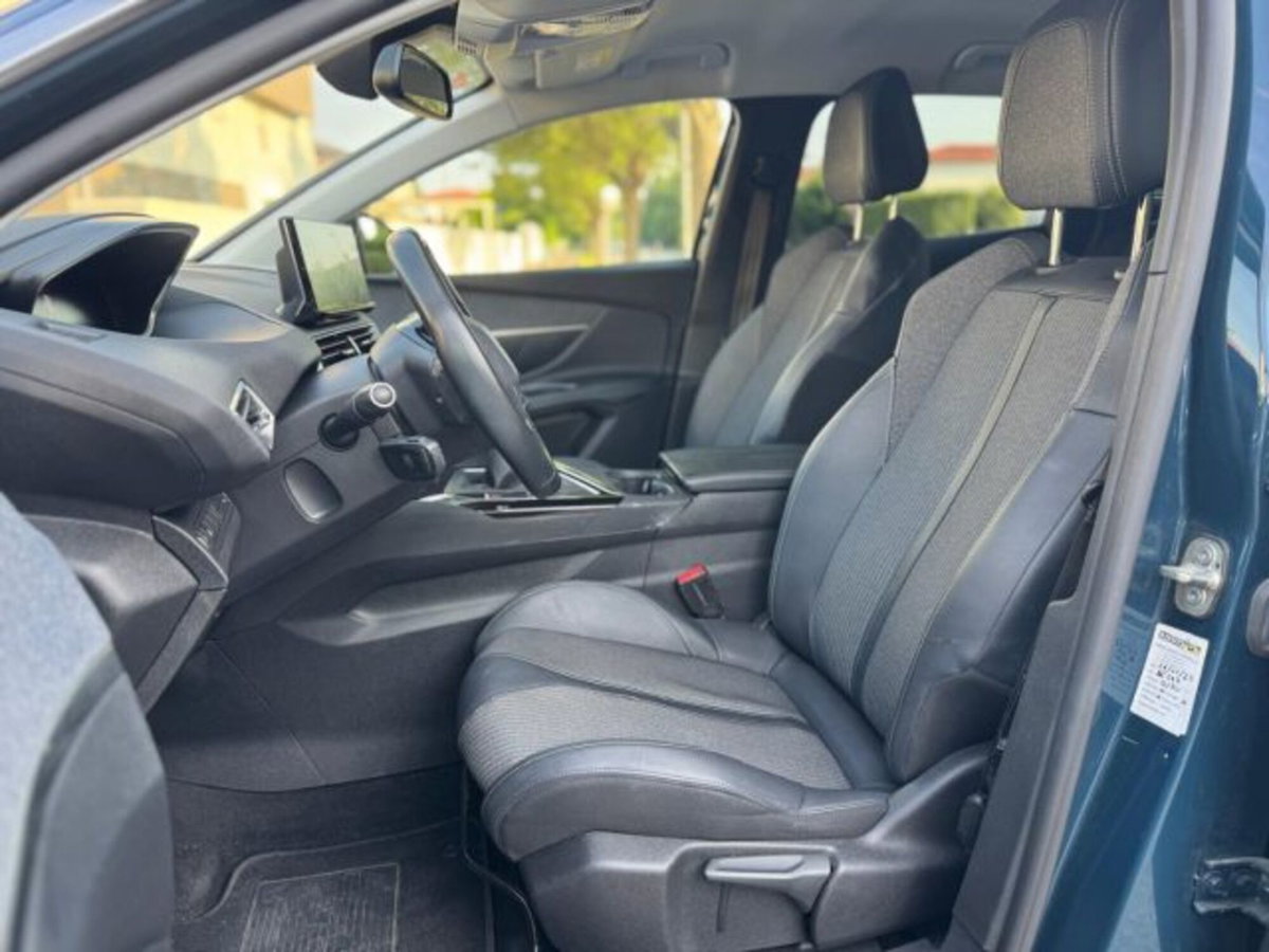 Peugeot 3008 BlueHDi 130 S&S Allure (9)