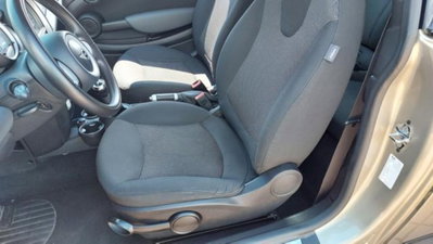 MINI Mini 1.6 16V Cooper D (8)