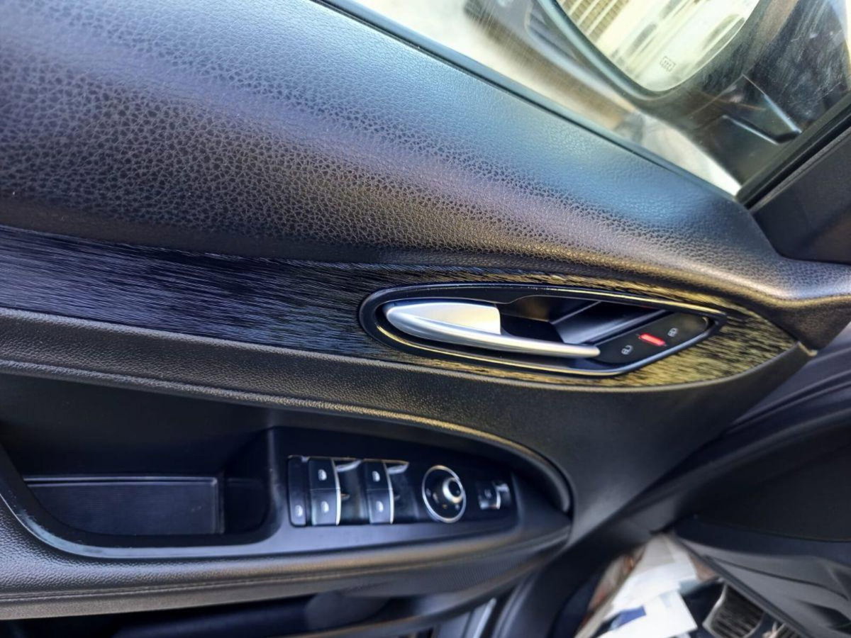 Alfa Romeo Stelvio Stelvio 2.2 Turbodiesel 160 CV AT8 RWD Sprint (14)
