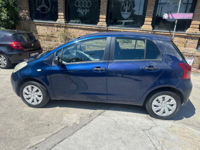 Toyota Yaris 16V cat 5 porte (3)