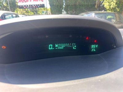 Toyota Yaris 16V cat 5 porte (6)