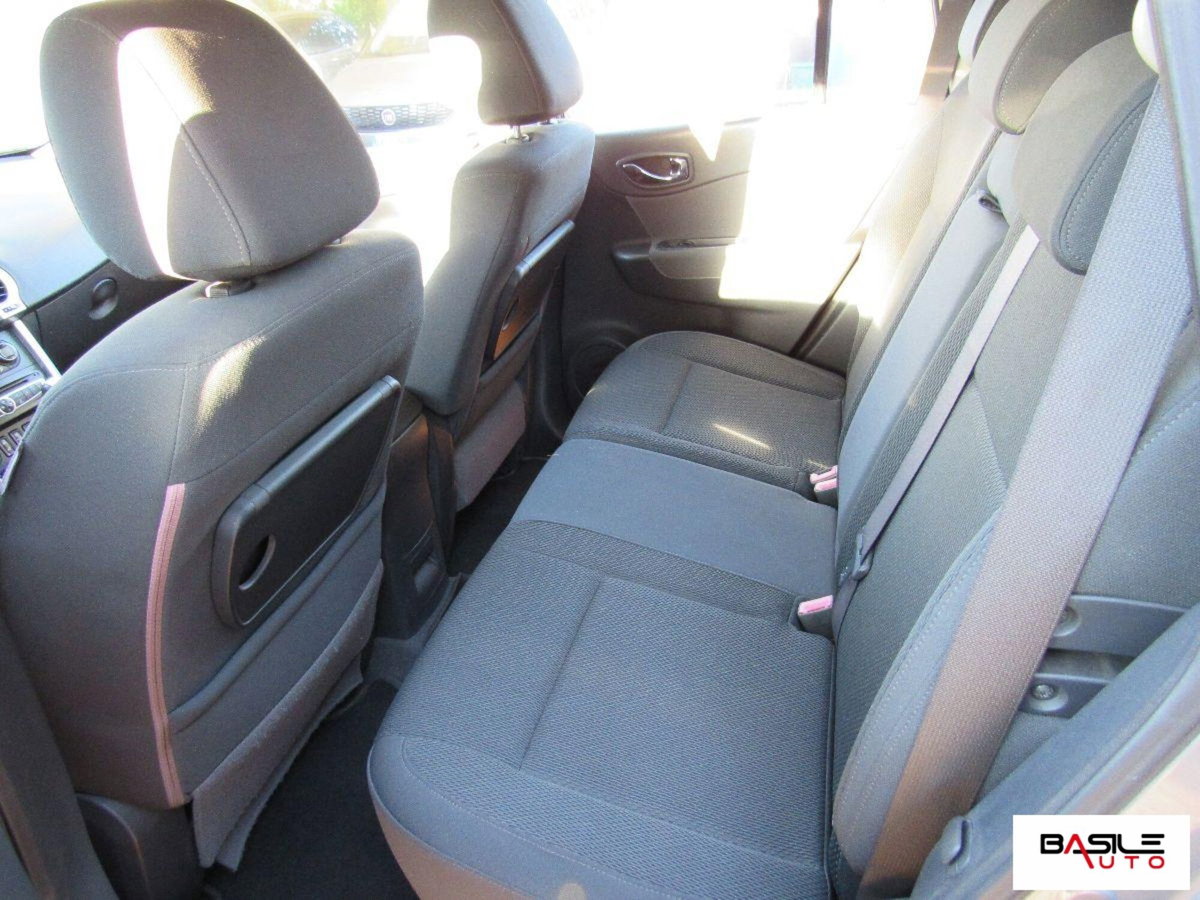 Renault Koleos 2.0 dCi 150CV 4X4 Bose (12)