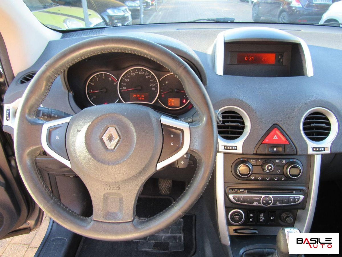 Renault Koleos 2.0 dCi 150CV 4X4 Bose (8)