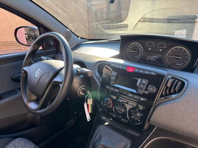 Lancia Ypsilon 1.0 FireFly 5 porte S&S Hybrid Ecochic Silver (15)