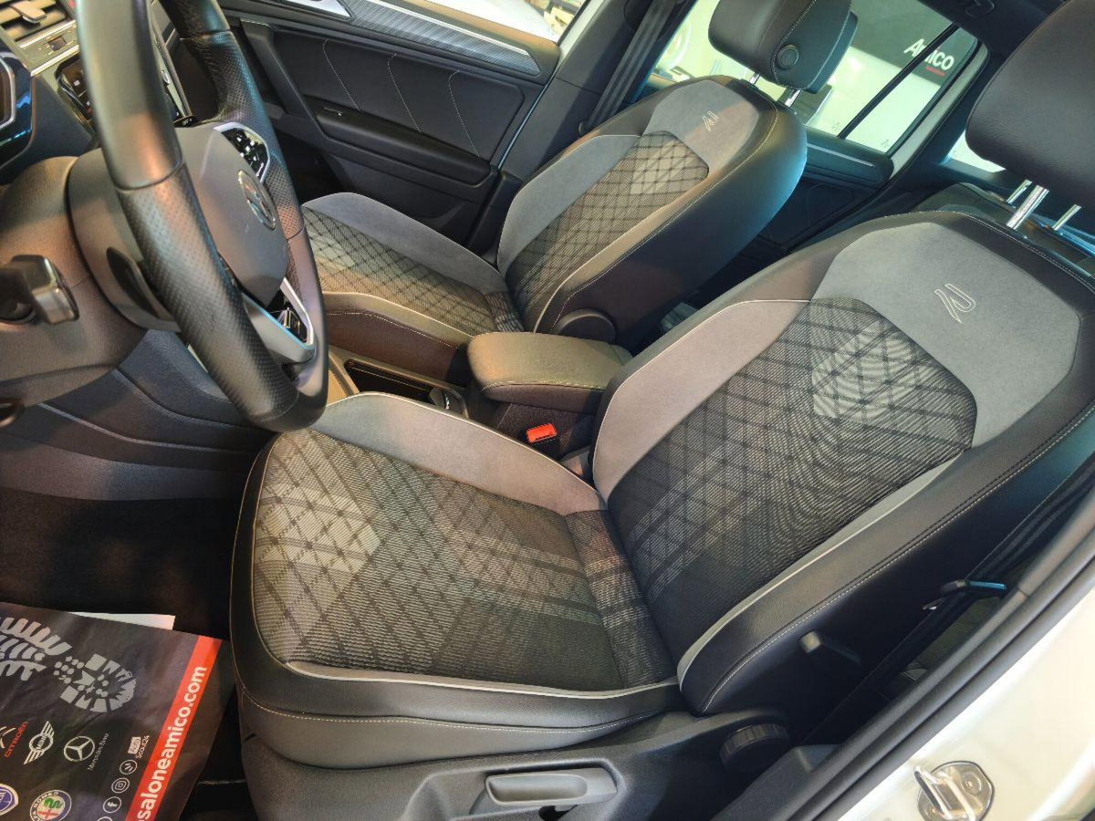 Volkswagen Tiguan 2.0 tdi R-Line 150cv dsg (15)