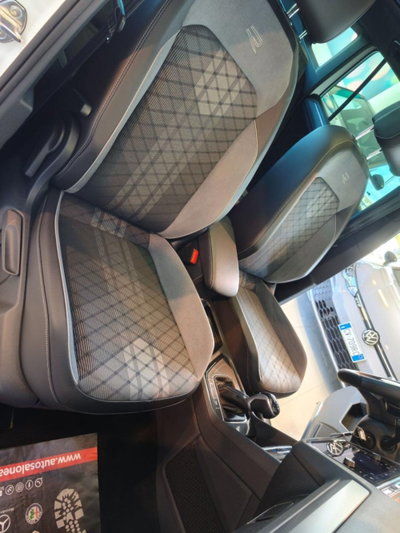 Volkswagen Tiguan Allspace 2.0 tdi R-Line 150cv dsg (19)