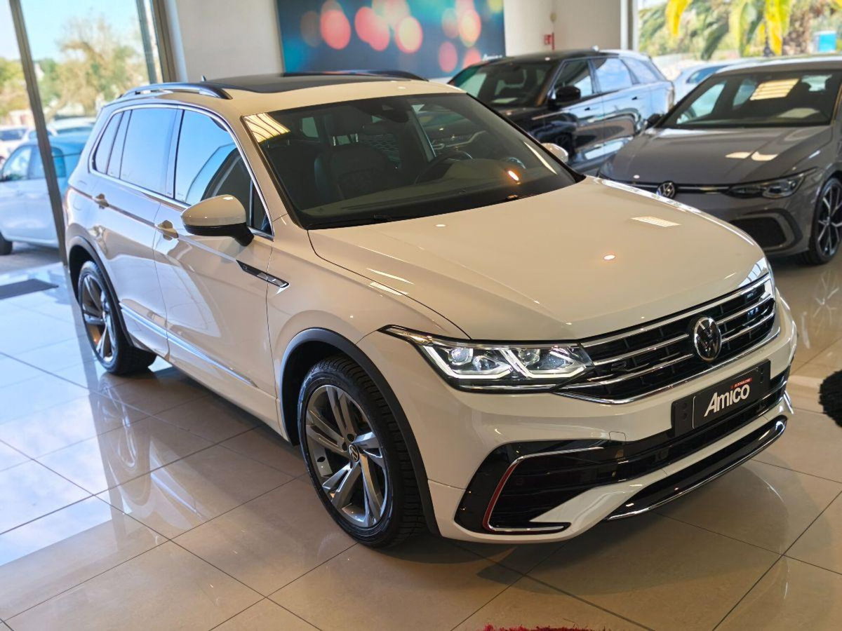 Volkswagen Tiguan 2.0 tdi R-Line 150cv dsg (4)