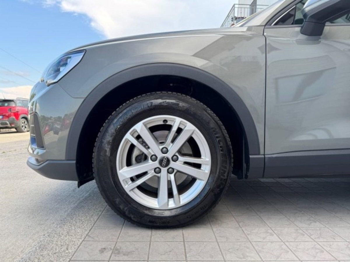 Audi Q3 35 2.0 tdi Business Advanced s-tronic (12)