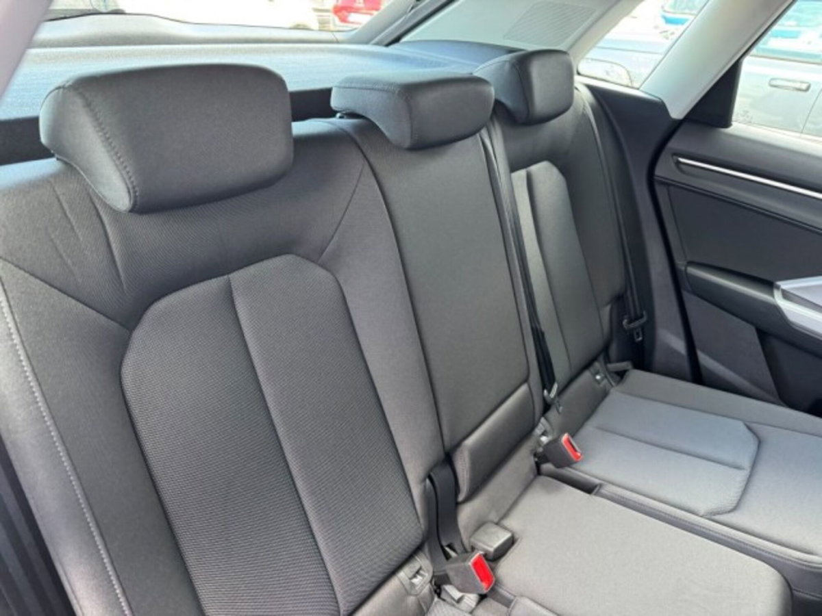 Audi Q3 35 2.0 tdi Business Advanced s-tronic (16)