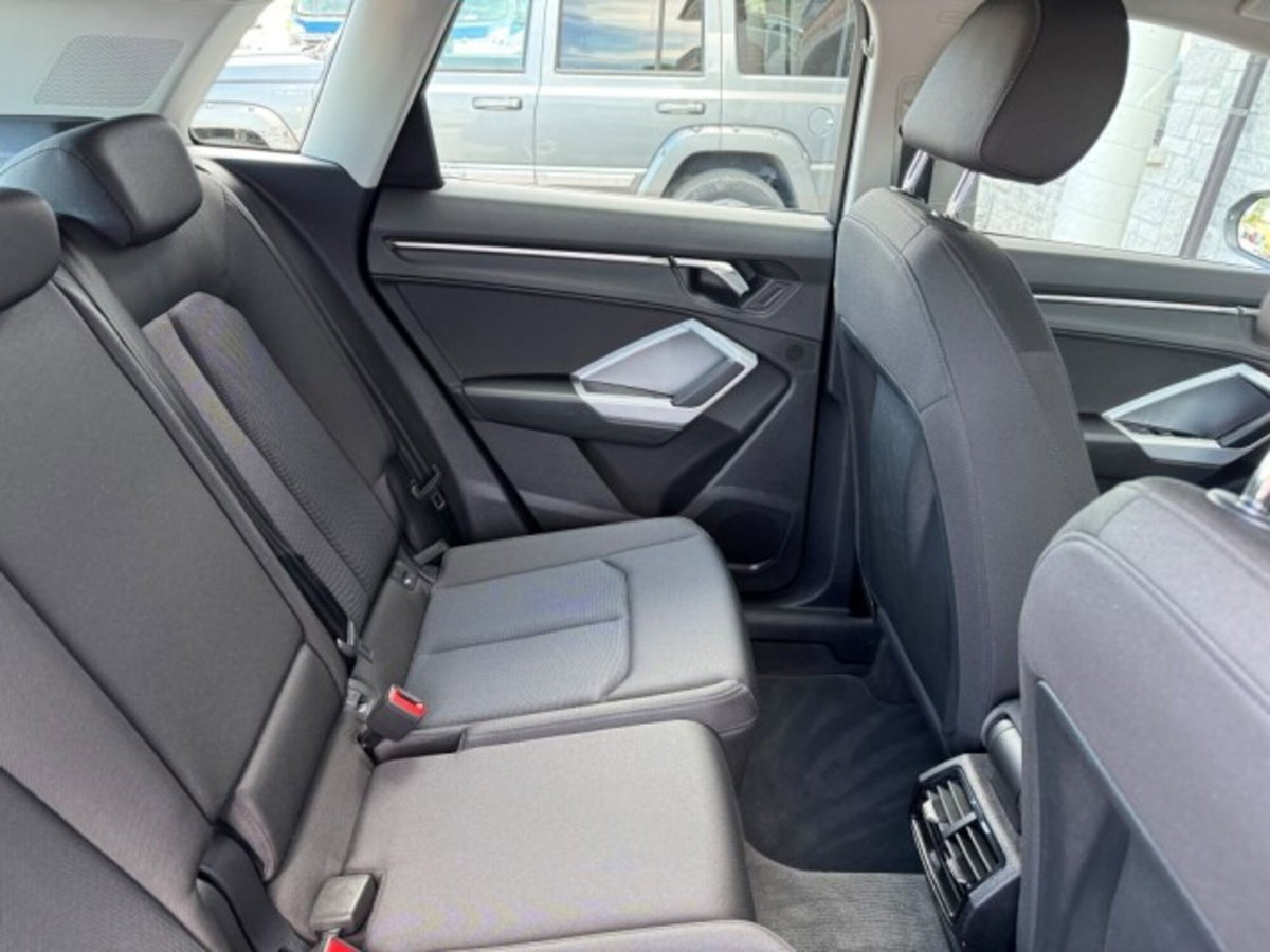 Audi Q3 35 2.0 tdi Business Advanced s-tronic (17)