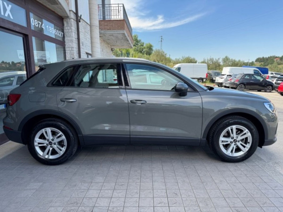 Audi Q3 35 2.0 tdi Business Advanced s-tronic (7)