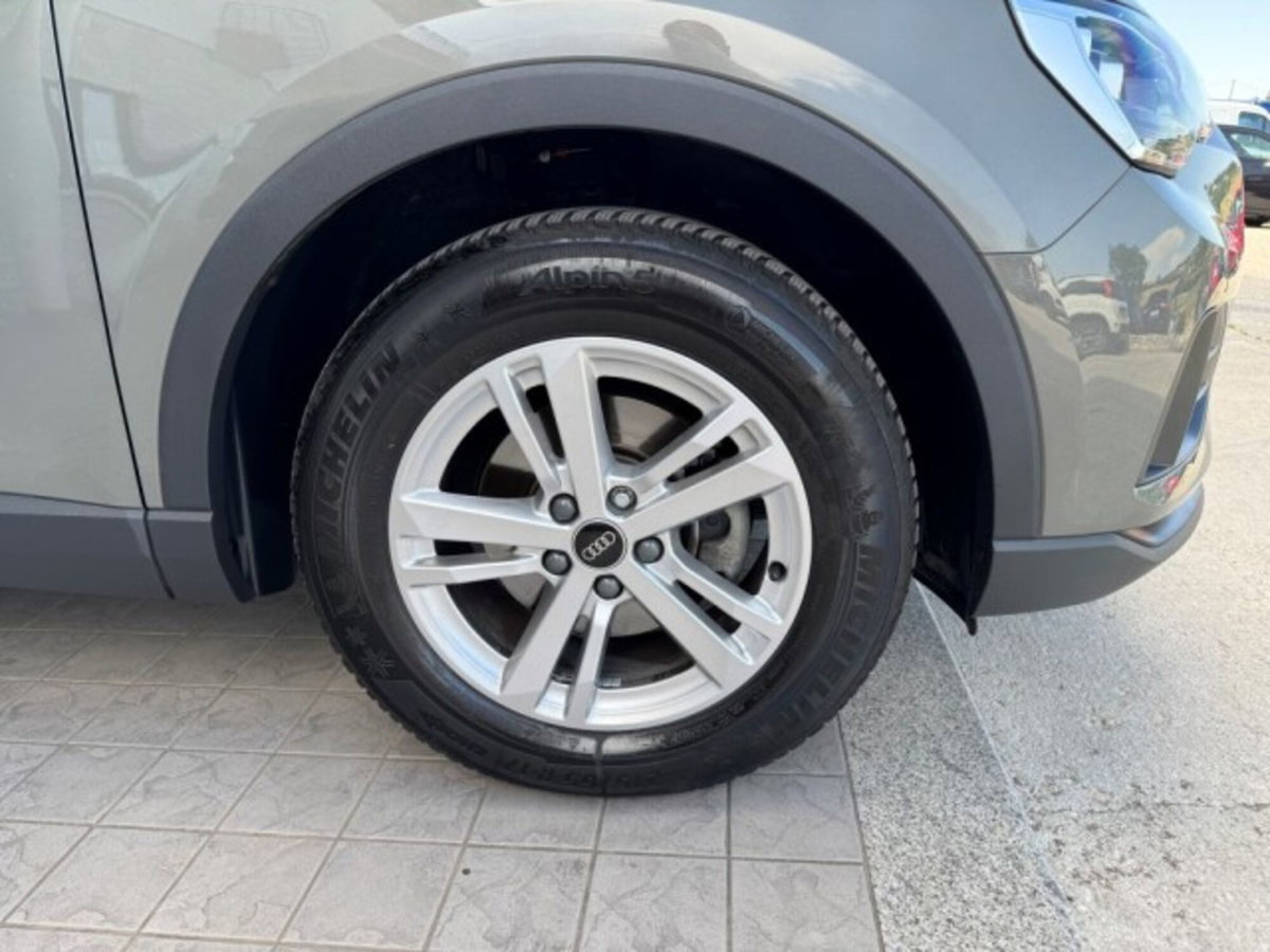 Audi Q3 35 2.0 tdi Business Advanced s-tronic (9)