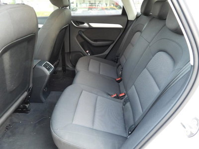 Audi Q3 2.0 TDI 120 CV Business (12)