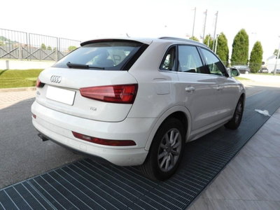 Audi Q3 2.0 TDI 120 CV Business (5)