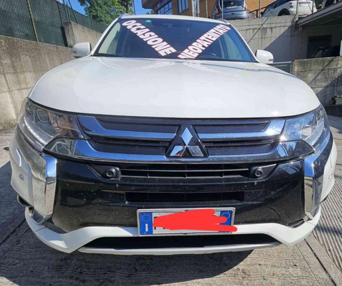Mitsubishi Outlander 2.0 MIVEC 4WD PHEV Instyle (2)
