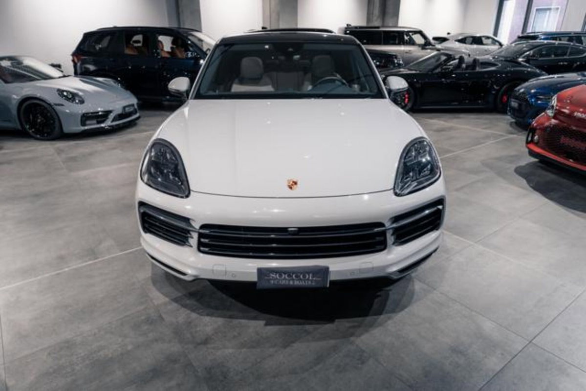 Porsche Cayenne Coupé 3.0 V6 (2)