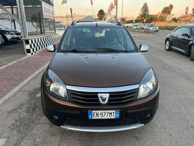 Dacia Sandero Stepway 1.6 8V GPL 85CV (2)