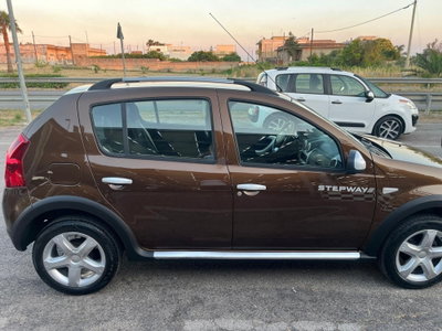 Dacia Sandero Stepway 1.6 8V GPL 85CV (4)