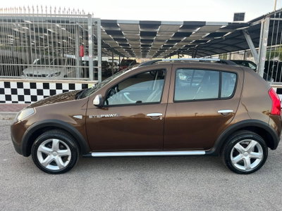 Dacia Sandero Stepway 1.6 8V GPL 85CV (8)