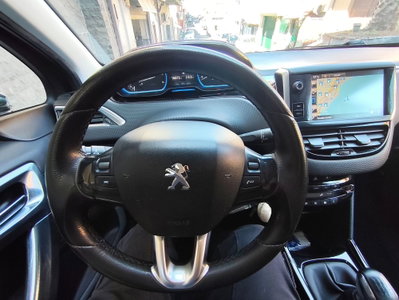 Peugeot 2008 e-HDi 92 CV Stop&Start ETG6 Allure (10)