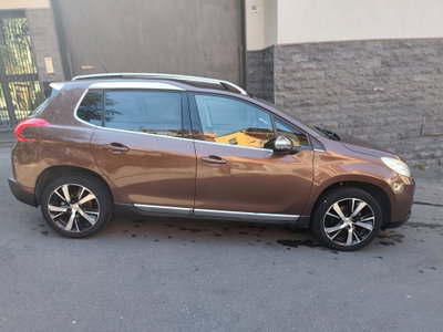 Peugeot 2008 e-HDi 92 CV Stop&Start ETG6 Allure (4)