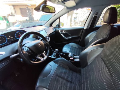 Peugeot 2008 e-HDi 92 CV Stop&Start ETG6 Allure (6)
