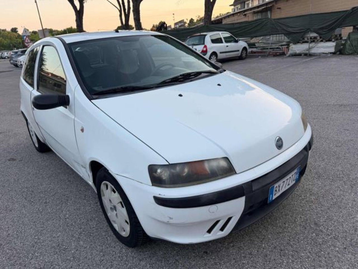 Fiat Punto 1.2i cat 3 porte ELX (3)