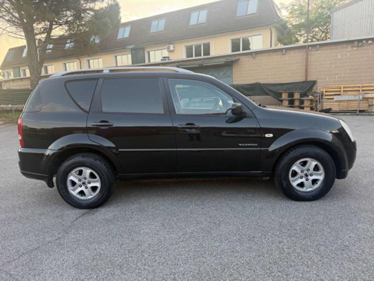 Ssangyong Rexton II 2.7 XDi TOD Deluxe (16)