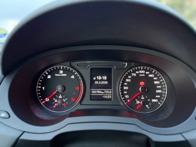 Audi Q3 2.0 TDI 150 CV Business (16)