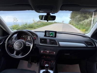 Audi Q3 2.0 TDI 150 CV Business (17)