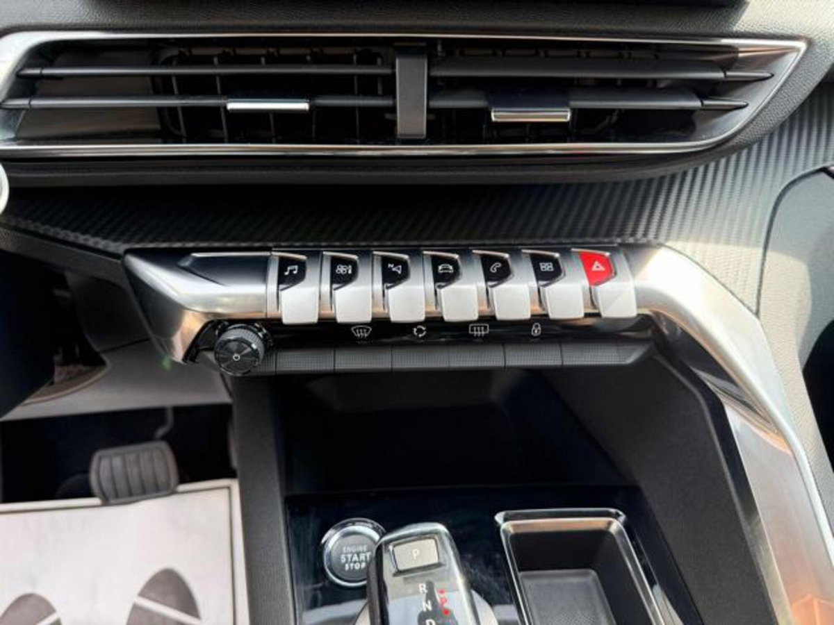 Peugeot 3008 PureTech Turbo 130 S&S EAT8 Allure (18)