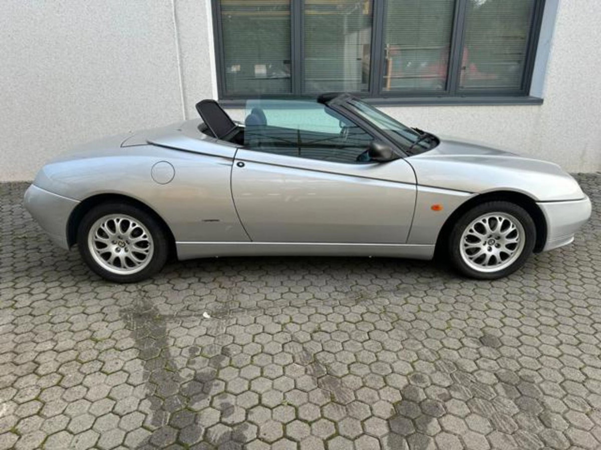 Alfa Romeo Spider 1.8i 16V Twin Spark cat (10)