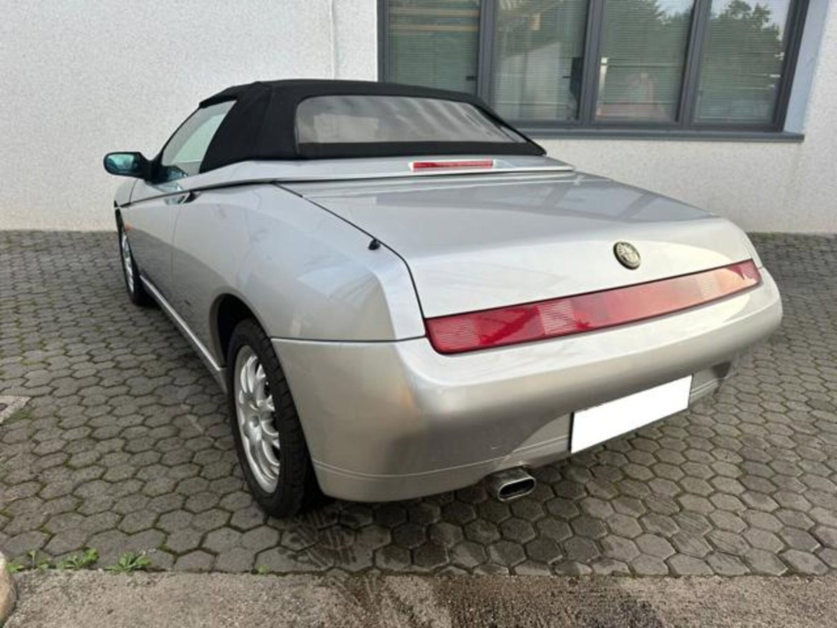 Alfa Romeo Spider 1.8i 16V Twin Spark cat (13)