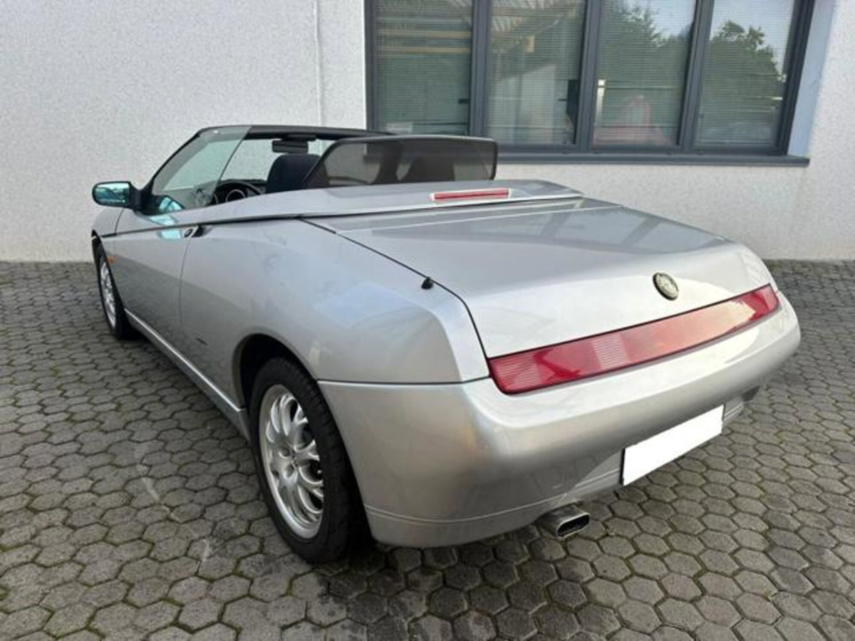 Alfa Romeo Spider 1.8i 16V Twin Spark cat (14)