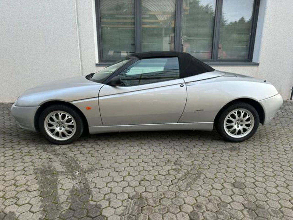 Alfa Romeo Spider 1.8i 16V Twin Spark cat (7)