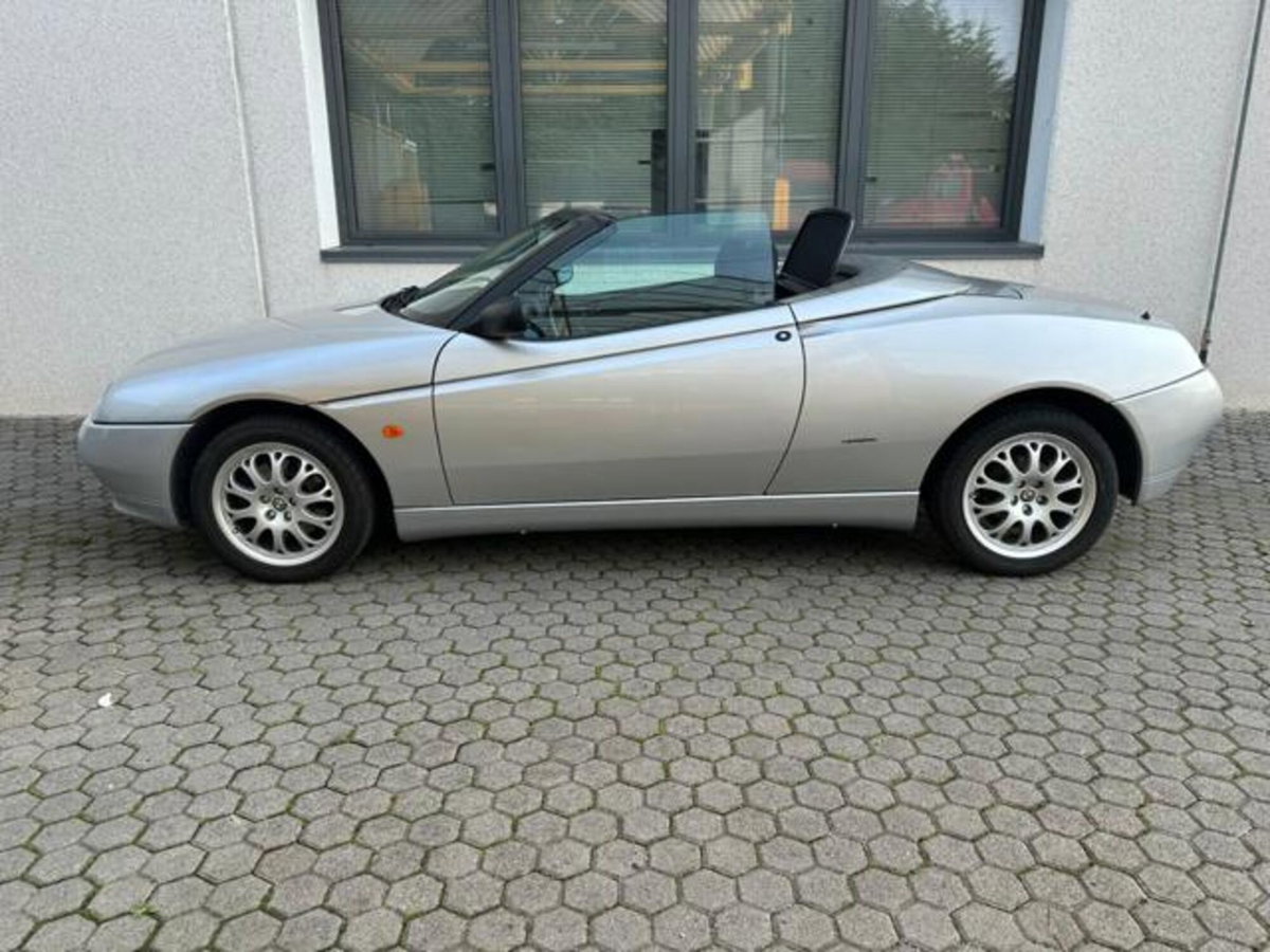 Alfa Romeo Spider 1.8i 16V Twin Spark cat (8)