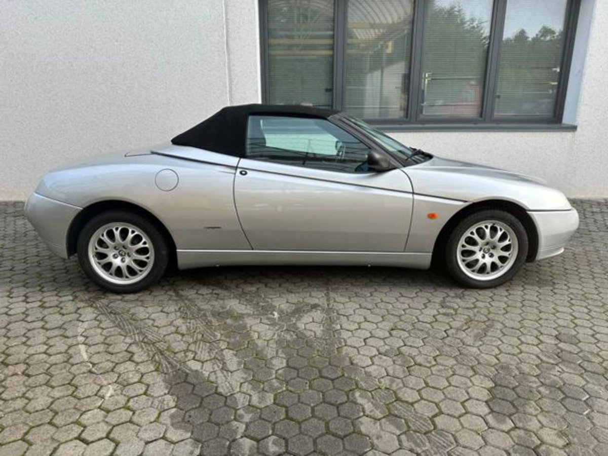 Alfa Romeo Spider 1.8i 16V Twin Spark cat (9)