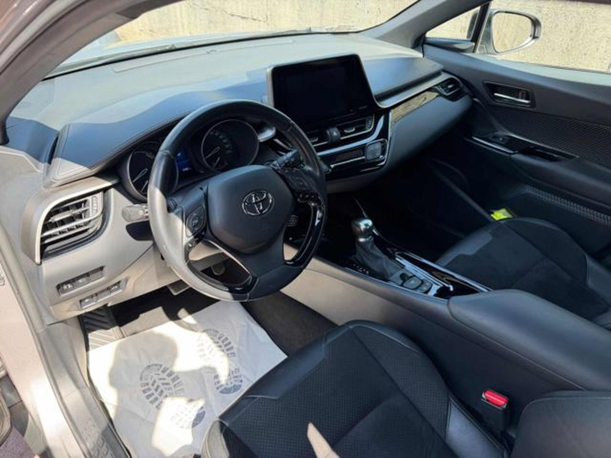 Toyota Toyota C-HR 1.8 Hybrid E-CVT Dynamic (16)