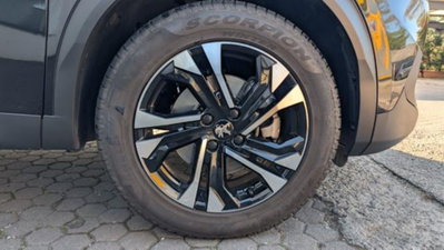 Peugeot 2008 BlueHDi 130 S&S EAT8 Allure Pack (5)