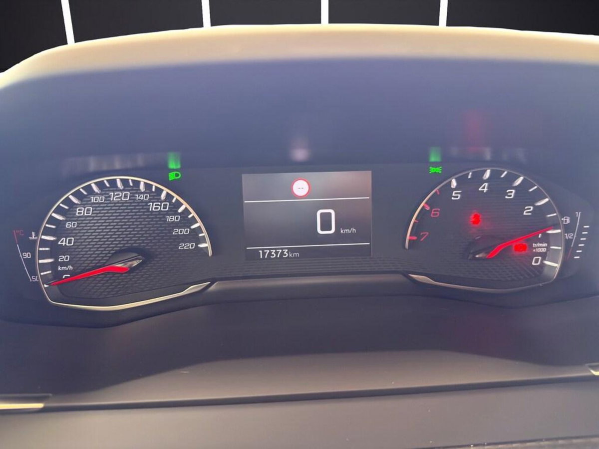 Peugeot 208 1.2 puretech Style s&s 75cv (11)