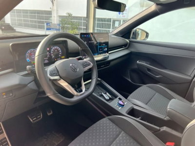 Volkswagen T-Roc 1.5 etsi R-Line 150cv dsg (20)