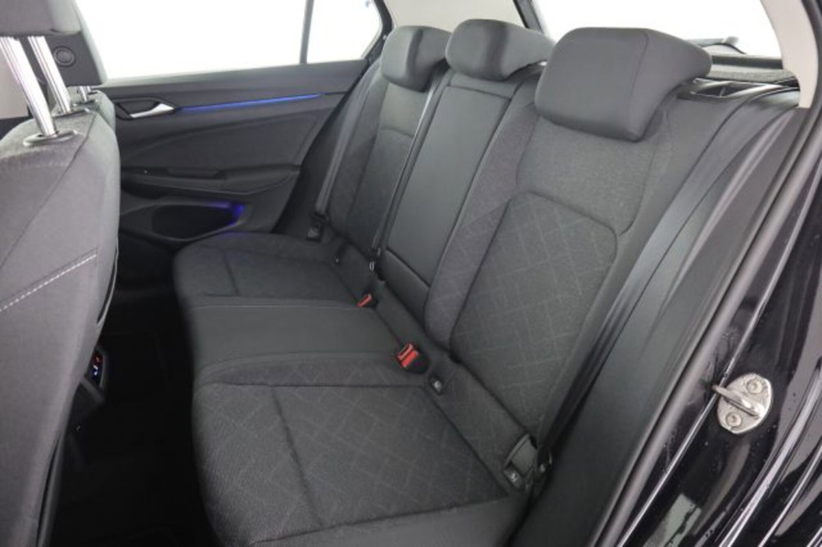 Volkswagen Golf Variant 2.0 TDI SCR DSG Life (3)