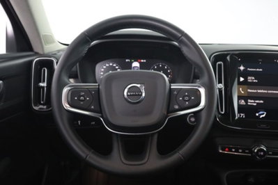 Volvo XC40 T2 Geartronic Momentum Pro (5)