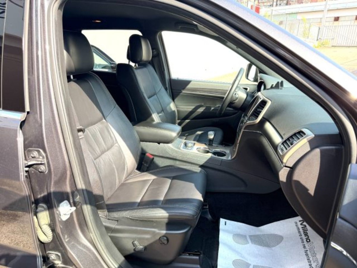 Jeep Grand Cherokee 3.0 V6 CRD 250 CV Multijet II Limited (11)